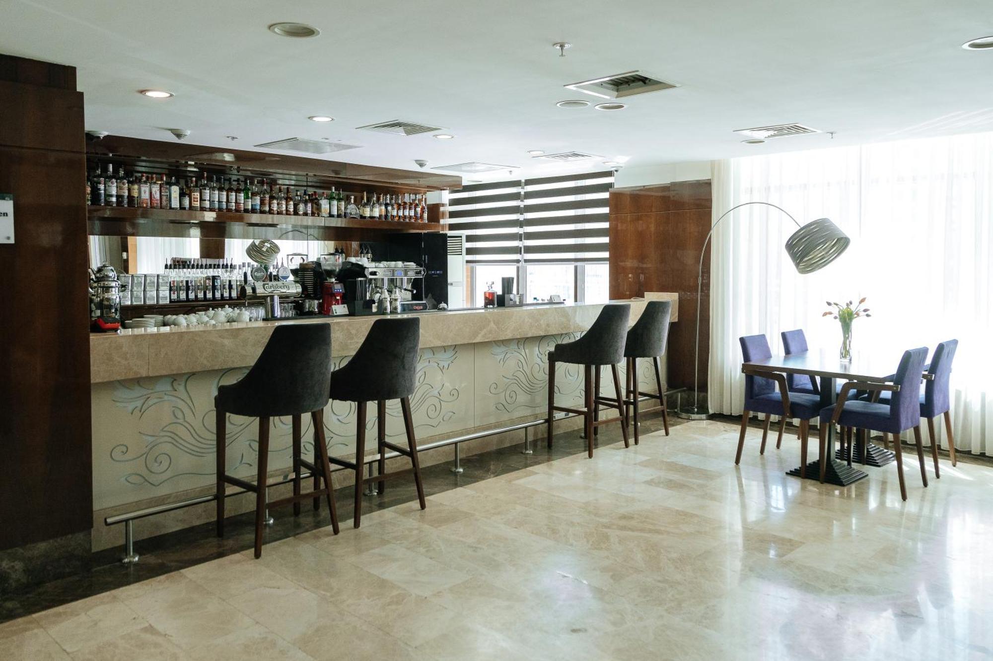 Holiday Inn Aktau By Ihg Exterior photo