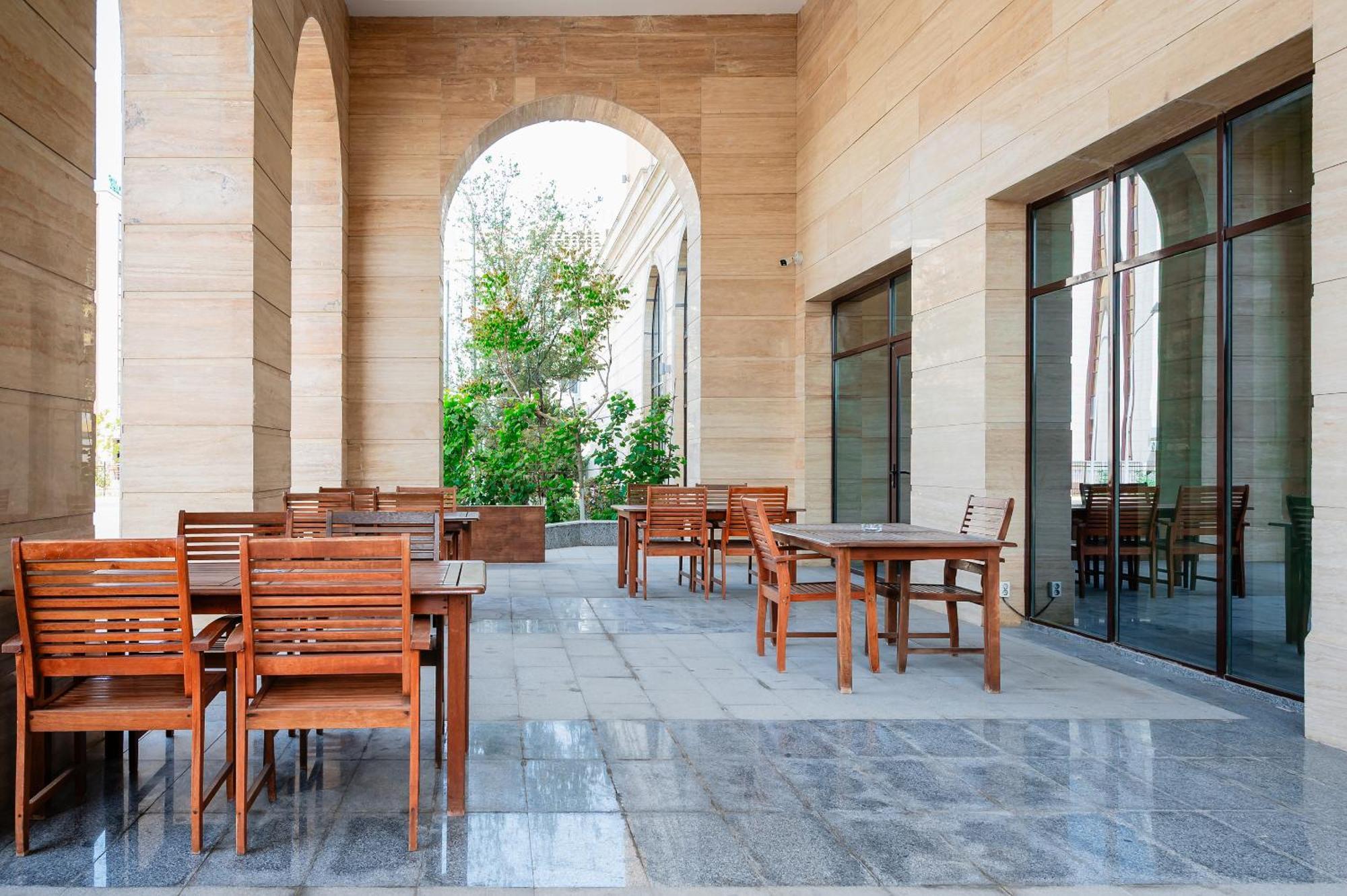 Holiday Inn Aktau By Ihg Exterior photo