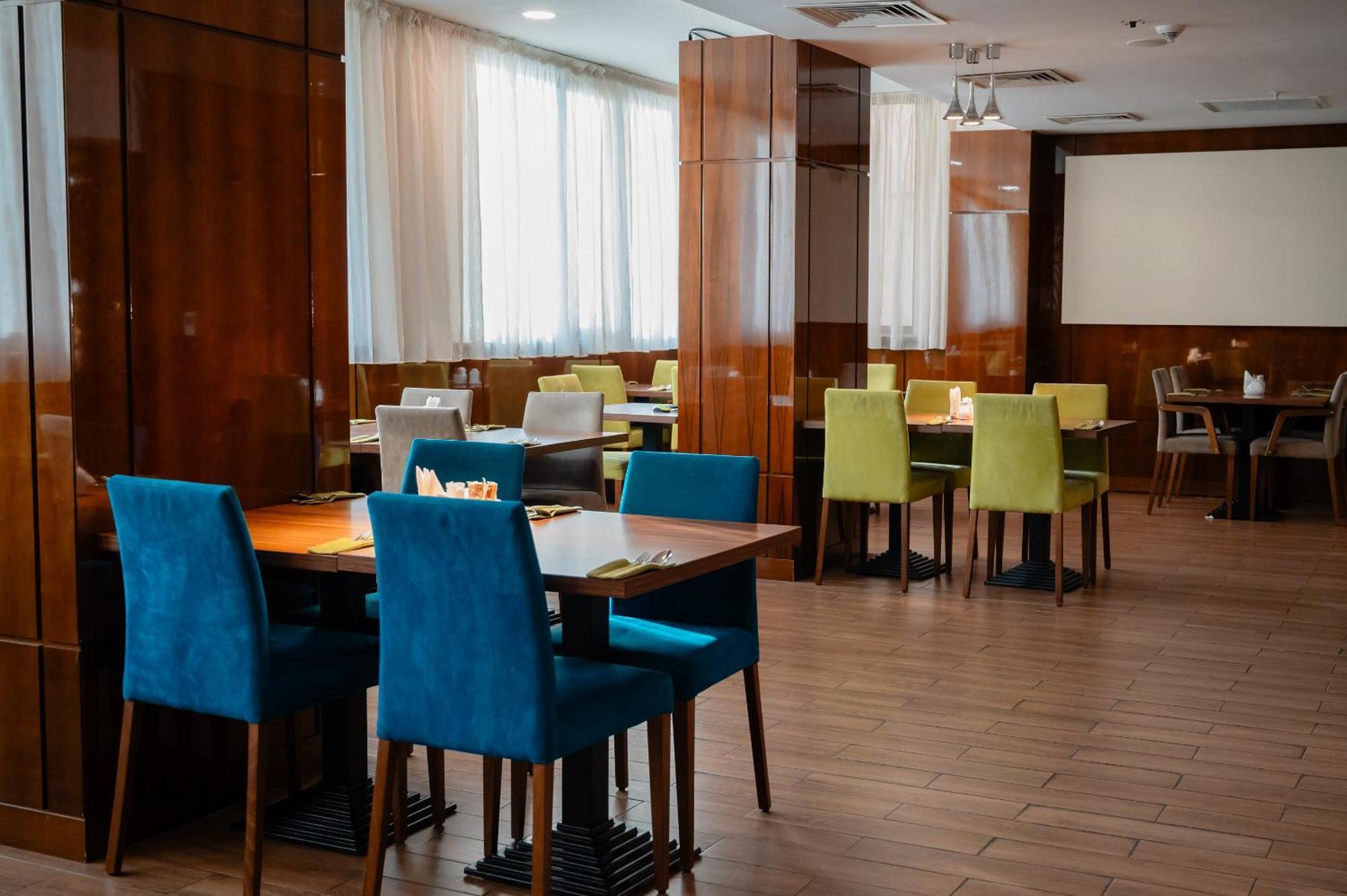 Holiday Inn Aktau By Ihg Exterior photo
