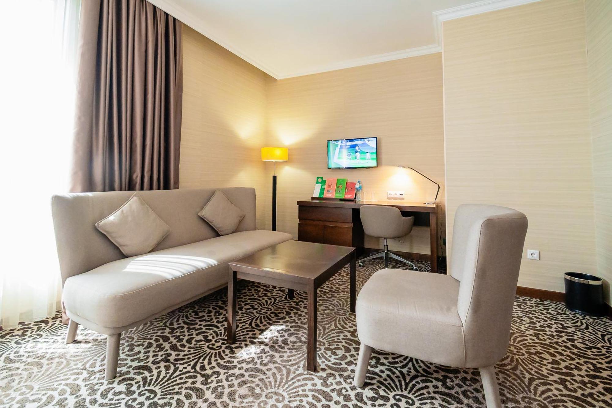 Holiday Inn Aktau By Ihg Exterior photo